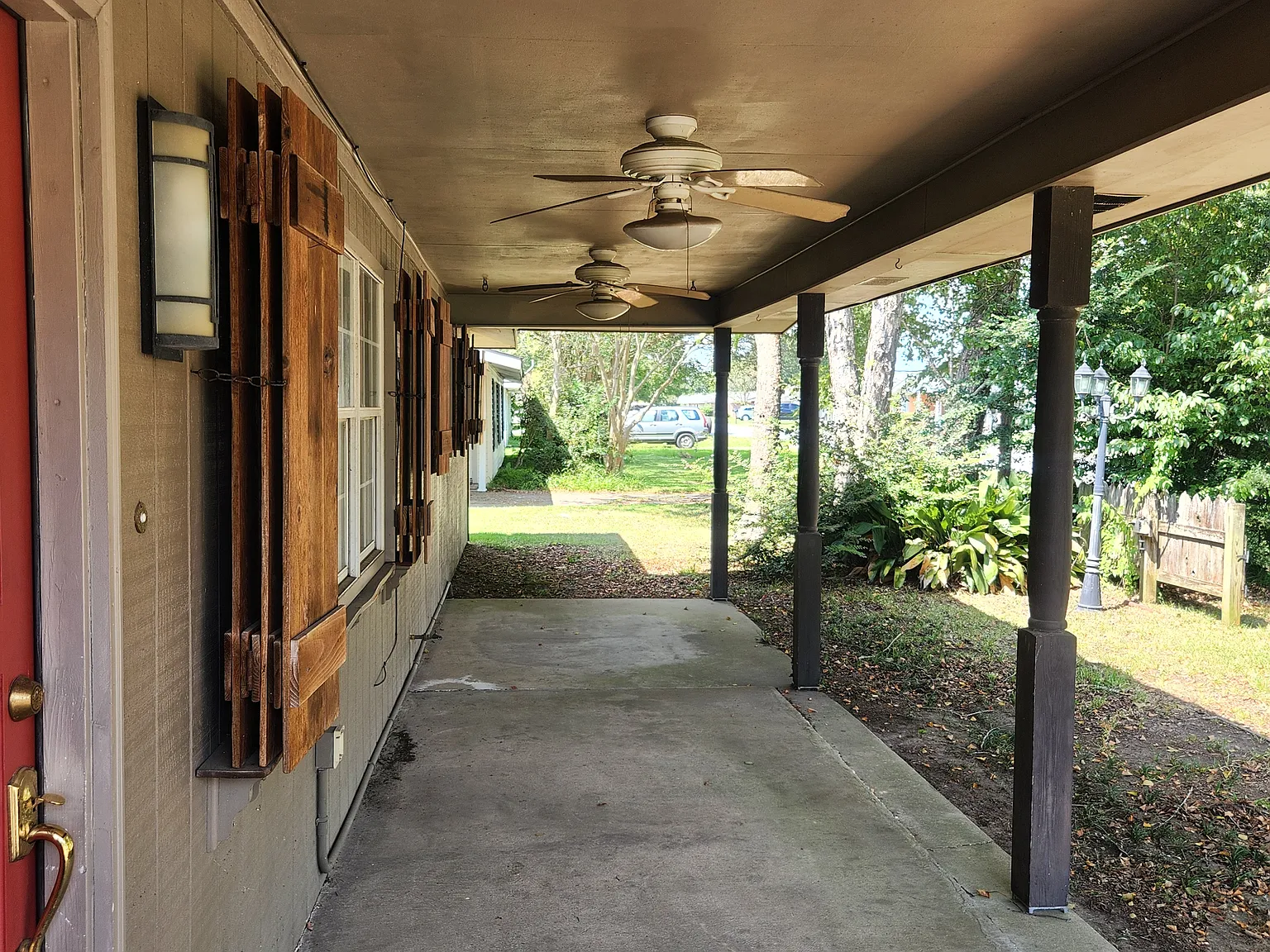 3 bed, 1.5 bath, 1400 sqft, $1,600 — Photo 3