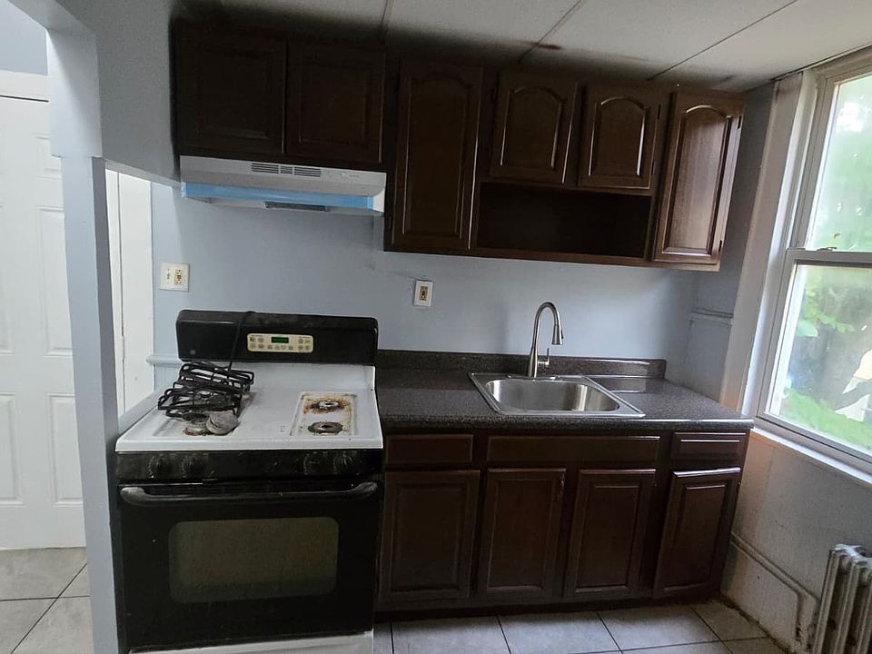 1st image of 257 S 11th St #2AA