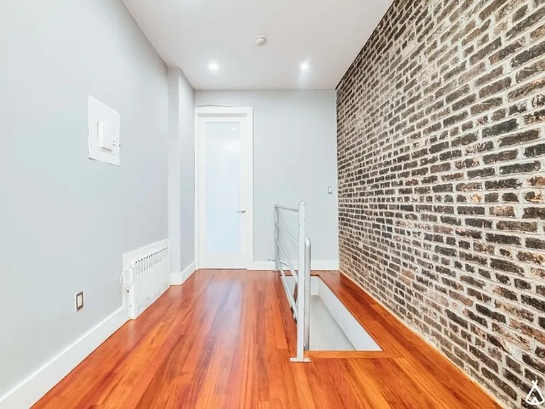1013 Pacific St #1R — Photo 3