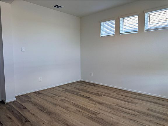 5th image of 14024 Granger Pointe Ln