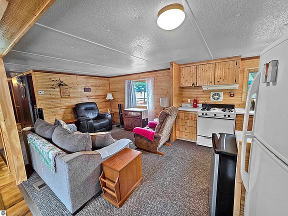 4th image of 10733 Freeman Rd