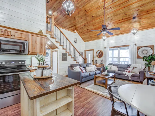 700 Fairway Ln, Counce, TN 38326