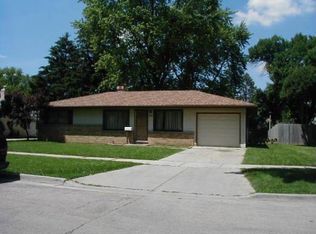 830 Elma Ave, Elgin, IL 60120