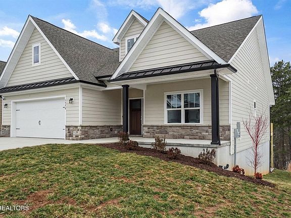 2nd image of 1576 Green Meadows Ln