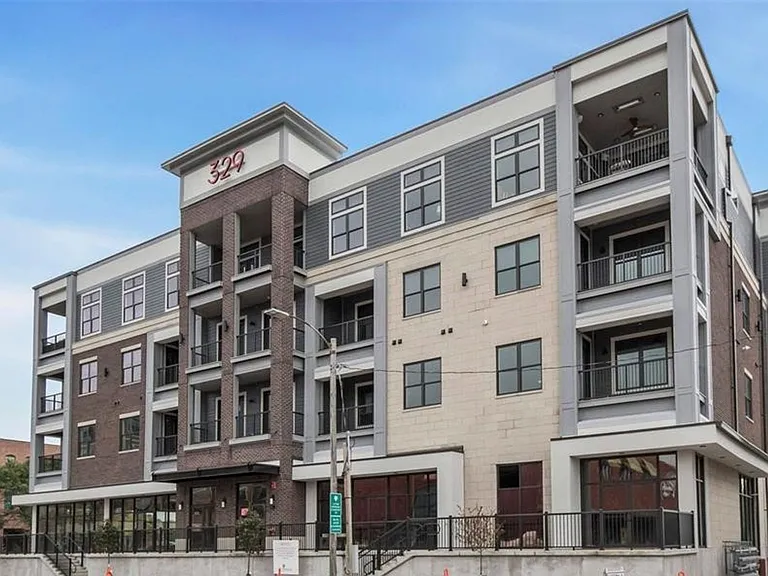329 12th Ave SE #200 — Photo 3