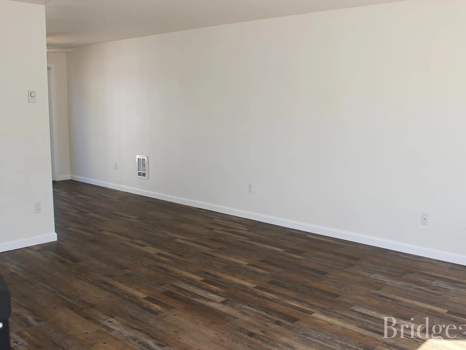 3200 Bridge St — Photo 2