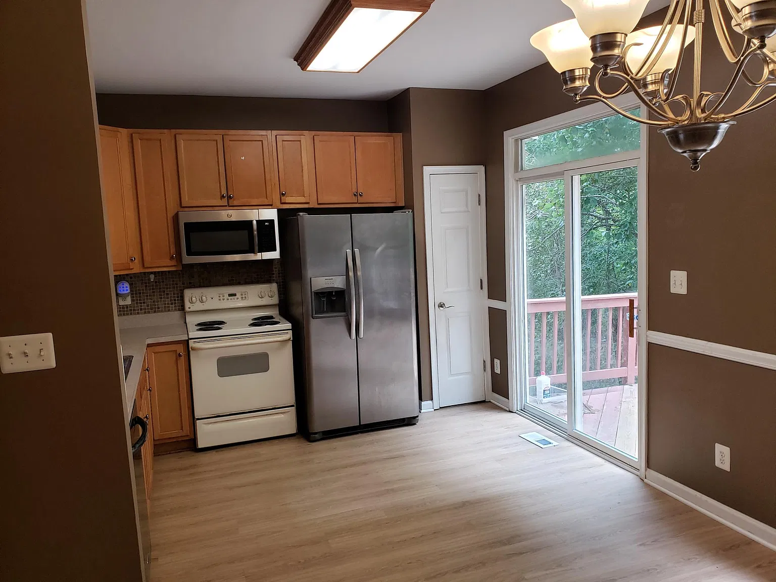 3 bed, 1925 sqft, $2,450 — Photo 3
