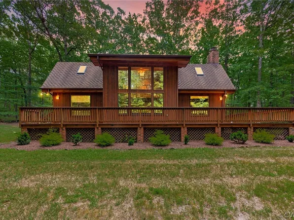 11482 Otter Run Dr, Ashland, VA 23005