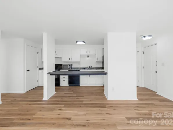 1641 Arlyn Cir APT A, Charlotte, NC 28213