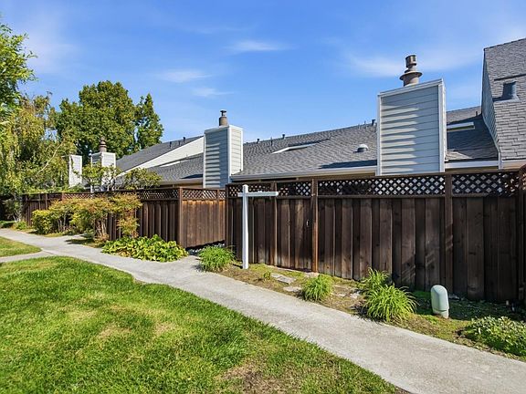 2nd image of 759 Vespucci Ln