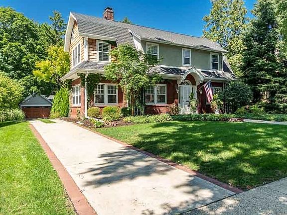 4th image of 2314 Clinton Pl