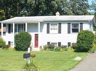 215 Cedarwood Ln, Antioch, IL 60002