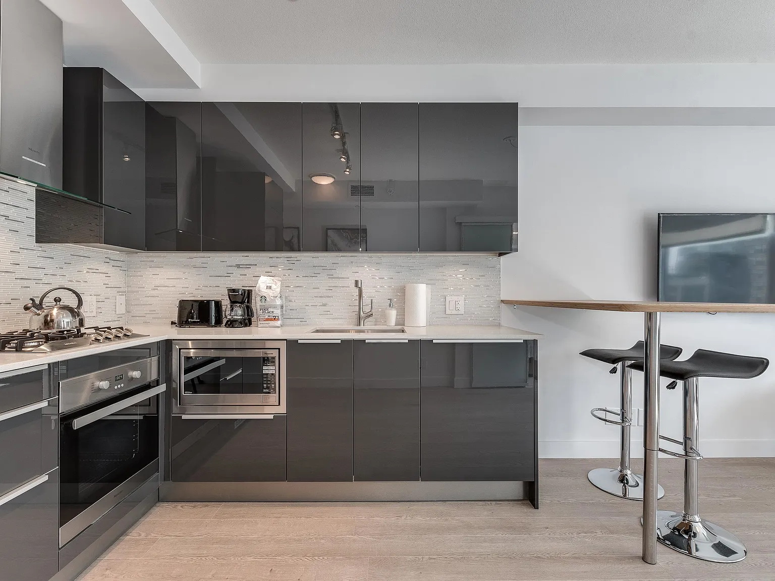 1 bed, 456 sqft, $2,950 — Photo 2