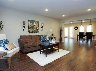 10422 Shadow Wood Dr, Houston, TX 77043