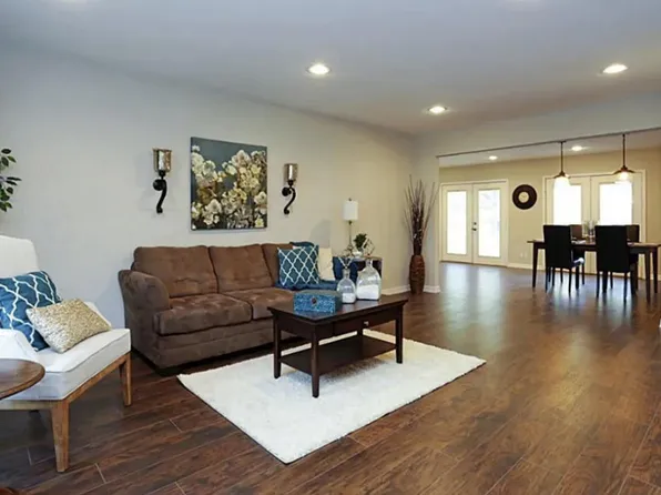 10422 Shadow Wood Dr, Houston, TX 77043