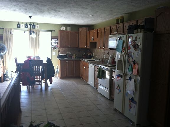 3rd image of 1011 E Mulberry St