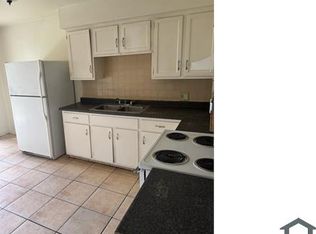 3254 E Olive Ave APT B, Fresno, CA 93702