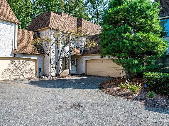 2nd image of 130 Park Gate Dr #130