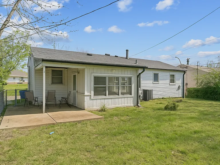 6818 Vernon Ave — Photo 3