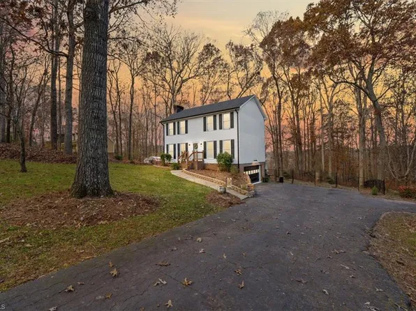 1746 Taylors Creek Dr, Asheboro, NC 27205