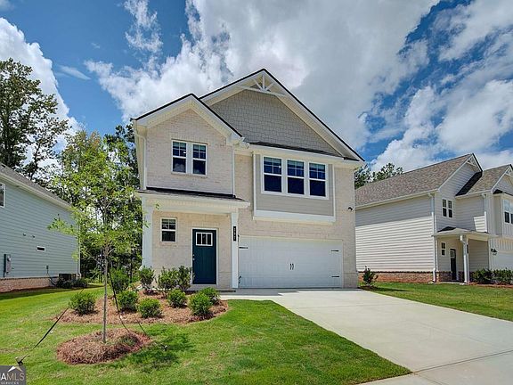 3rd image of 161 Geranium Ln