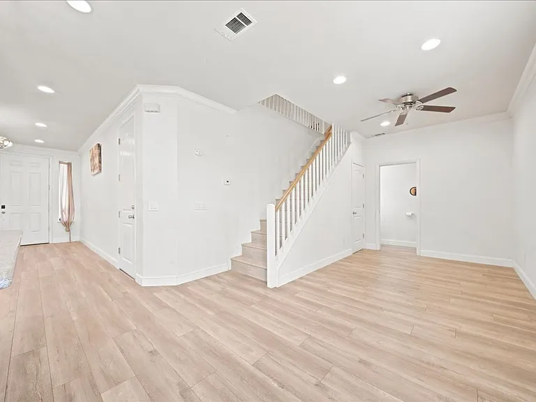 9105 Echo Point Pl — Photo 7
