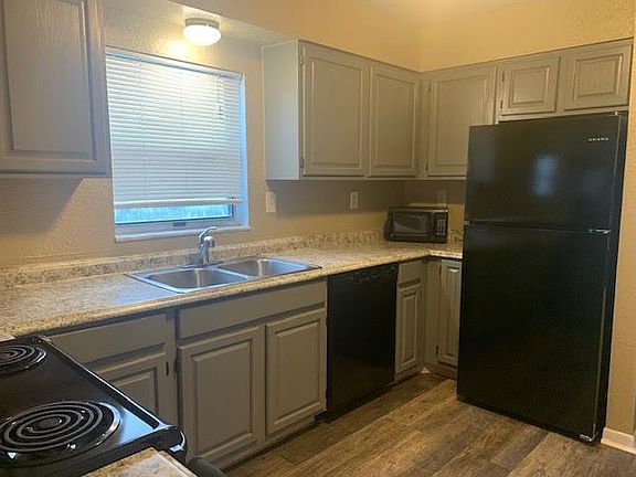 5th image of 1701 Palmetto Ct #1701