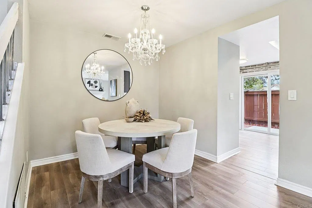 3 bed, 2.5 bath, 1554 sqft, $4,500 — Photo 3