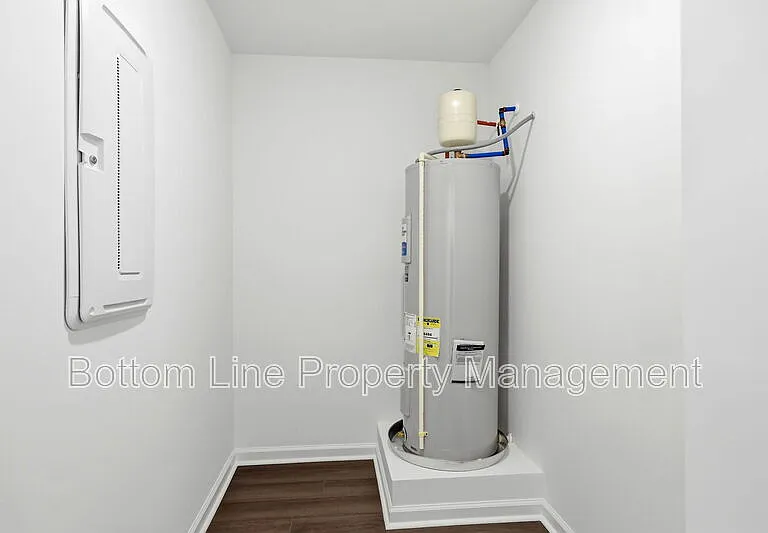 2308 Oakwood Meadows Ct — Photo 41