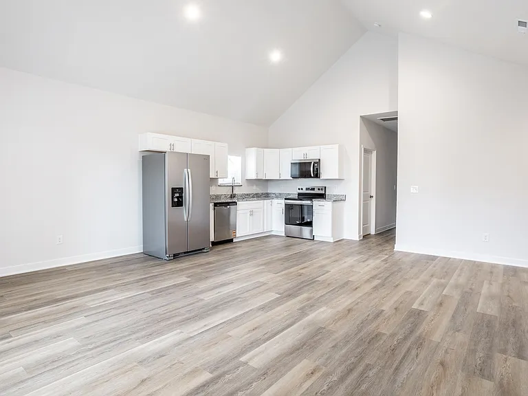 728 Parkway Ave — Photo 12