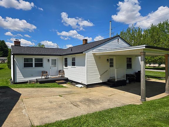 3rd image of 1105 Coonpath Rd NW