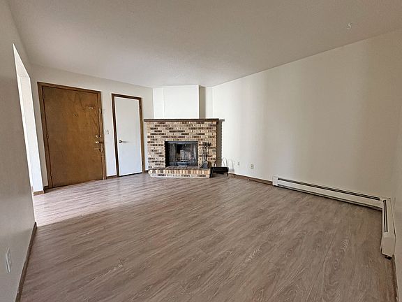 4th image of 605 19th Ave SE APT B