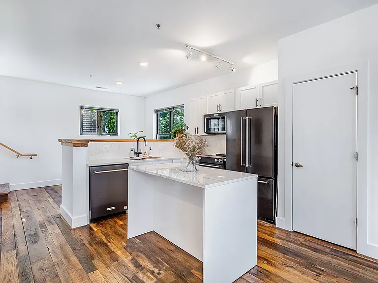 1225 4th Ave S #108 — Photo 5