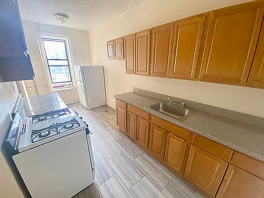 2nd image of 85 Clarkson Ave #44