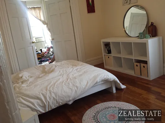 Rented by ZealEstate Group Inc | media 37