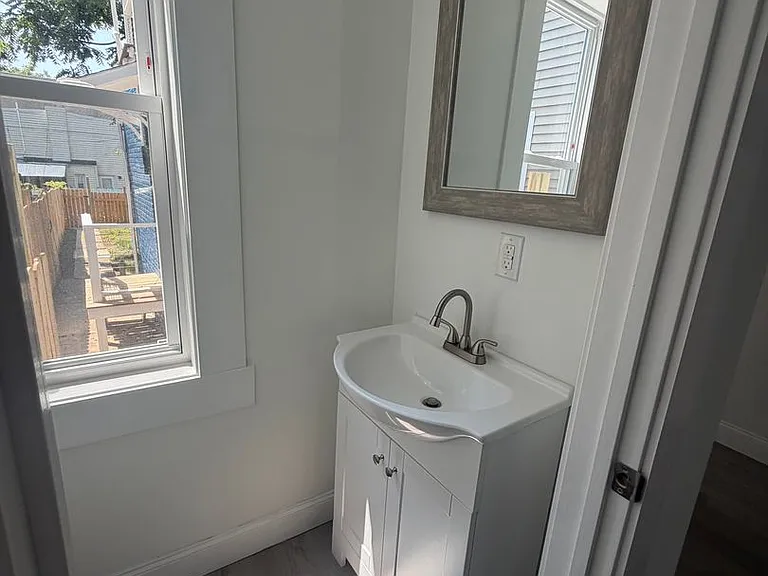 676 Columbia Ave — Photo 9
