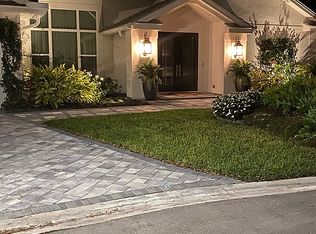 728 Bay Tree Ct, Naples, FL 34108