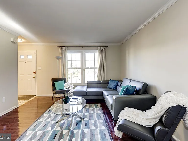 6069 Crown Royal Cir — Photo 6