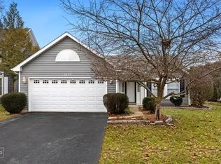 2433 Deerfield Dr, Aurora, IL 60506