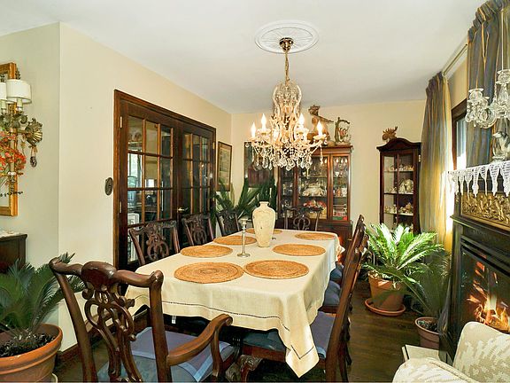 4th image of 618 Wall St