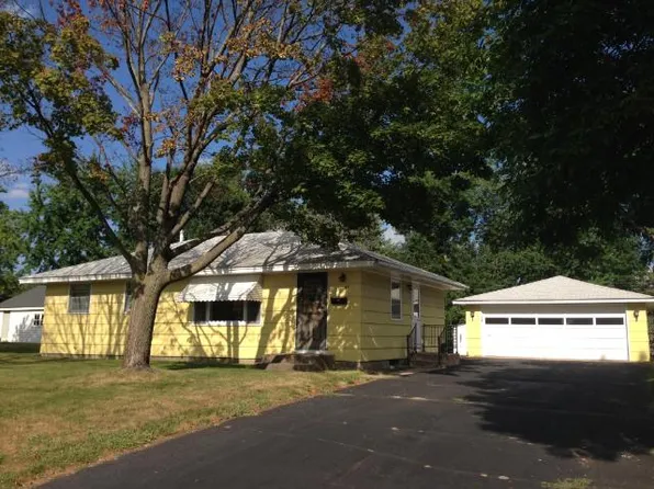 6230 Quail Ave N, Brooklyn Center, MN 55429