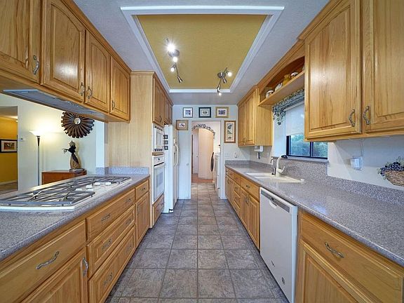3rd image of 4877 Jacks Peak Dr