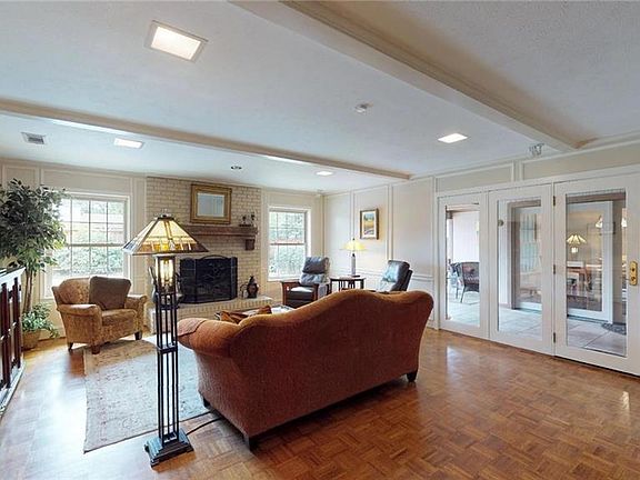 4th image of 7028 Gateridge Dr