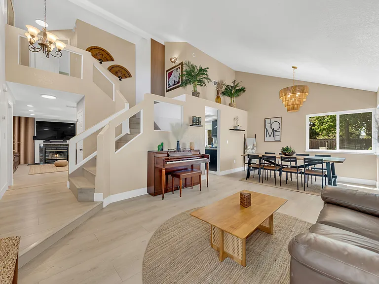 8024 Caymus Dr — Photo 52