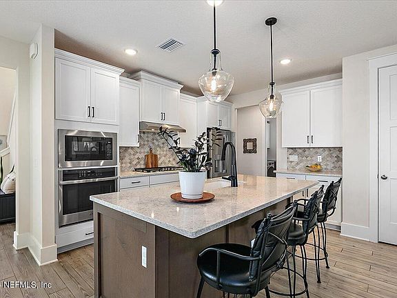 5th image of 374 SETTLERS LANDING Drive