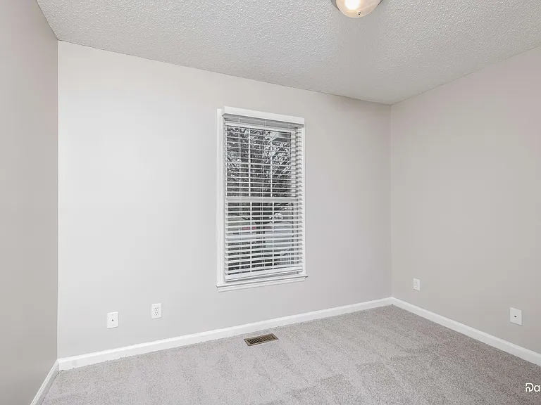 15 Nealtown Way — Photo 11