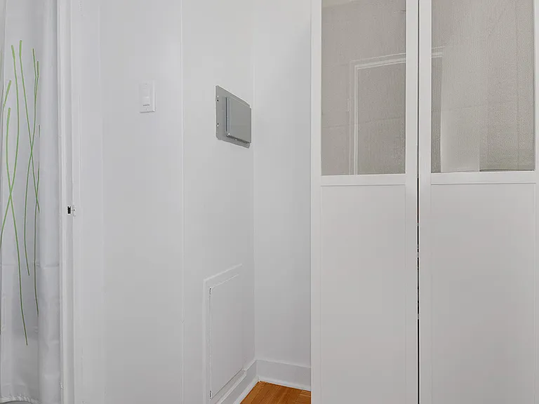 224 Saint George St #312 — Photo 11