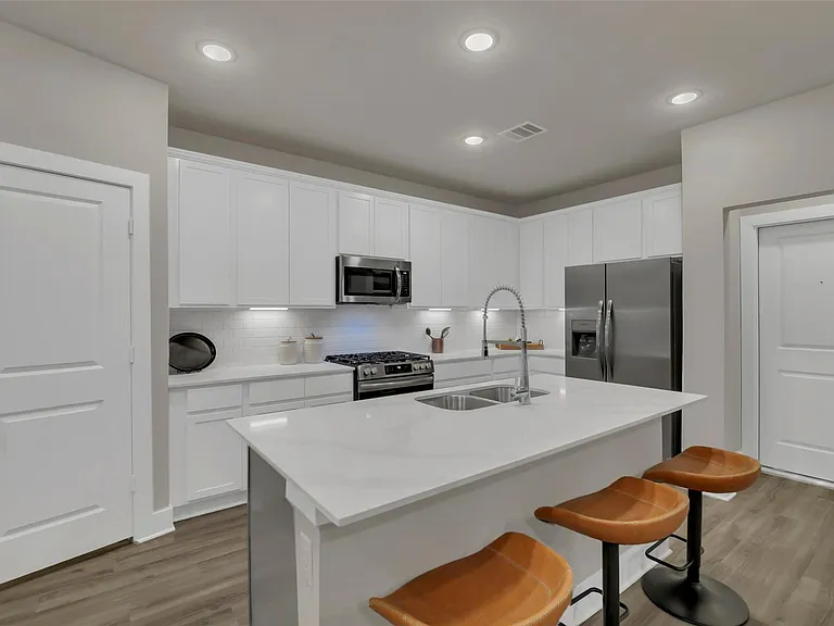 21015 Bay Village Dr #B — Photo 5