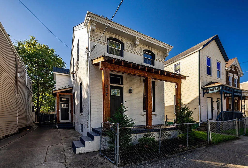337 Byrd St photo 1