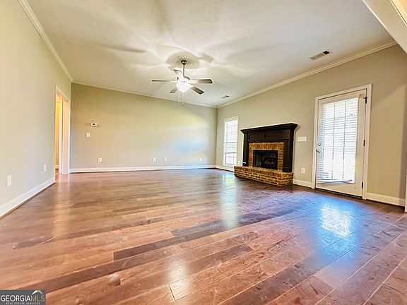 5th image of 1255 Woodville Ct